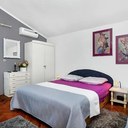 Maja Apartman *