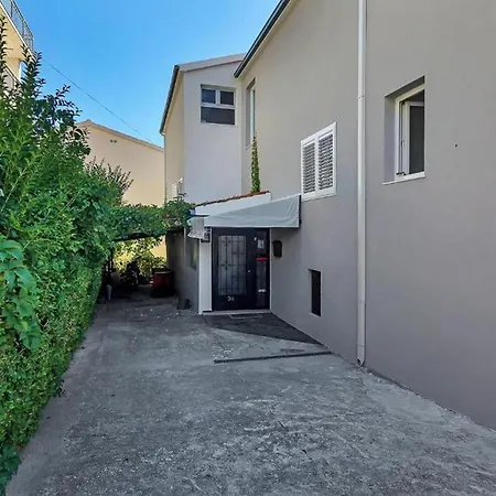 Maja Apartman *
